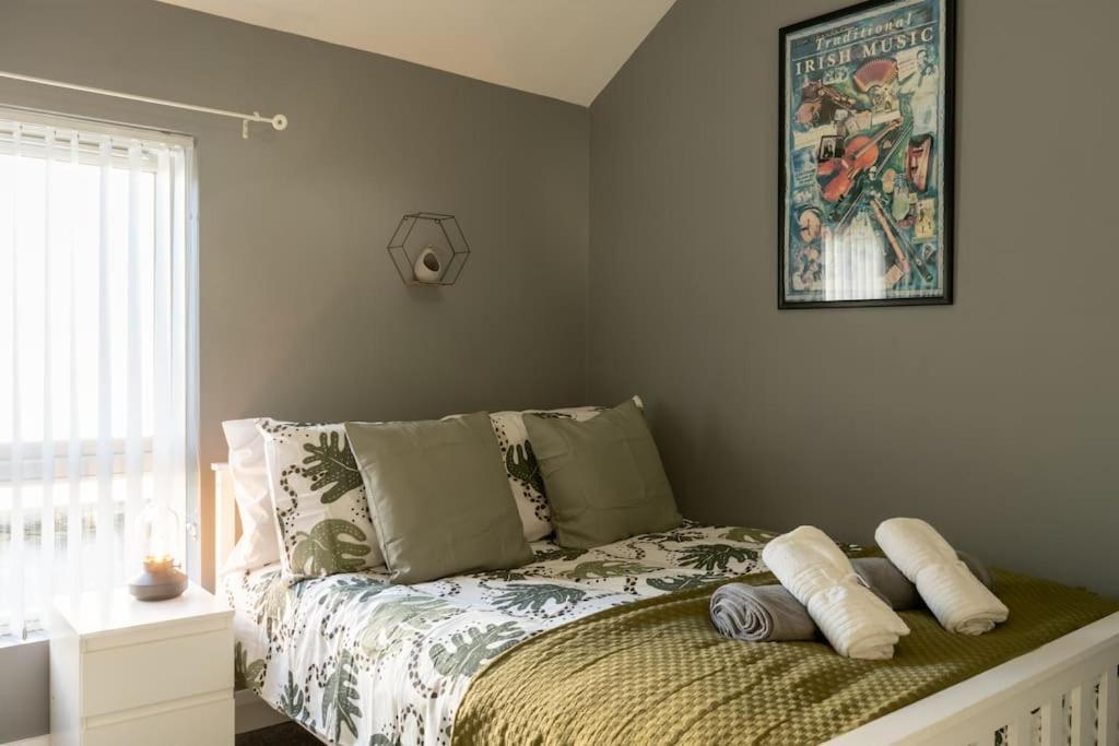 Vibrant City Centre Townhouse With Free Parking Rare Outdoor Patio Belfast Exteriör bild