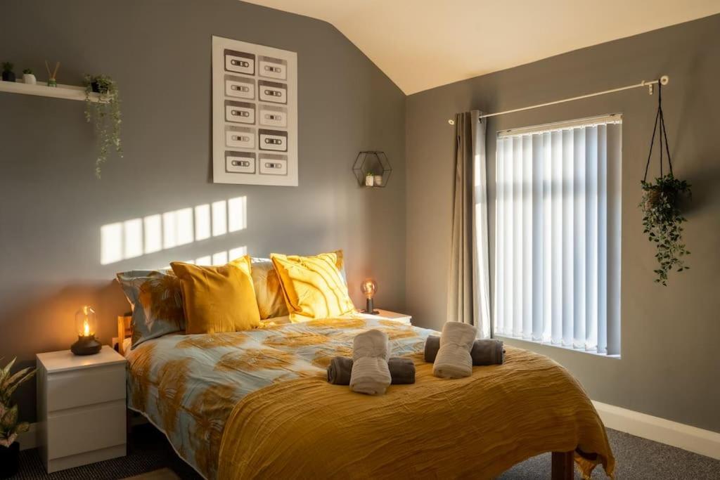 Vibrant City Centre Townhouse With Free Parking Rare Outdoor Patio Belfast Exteriör bild